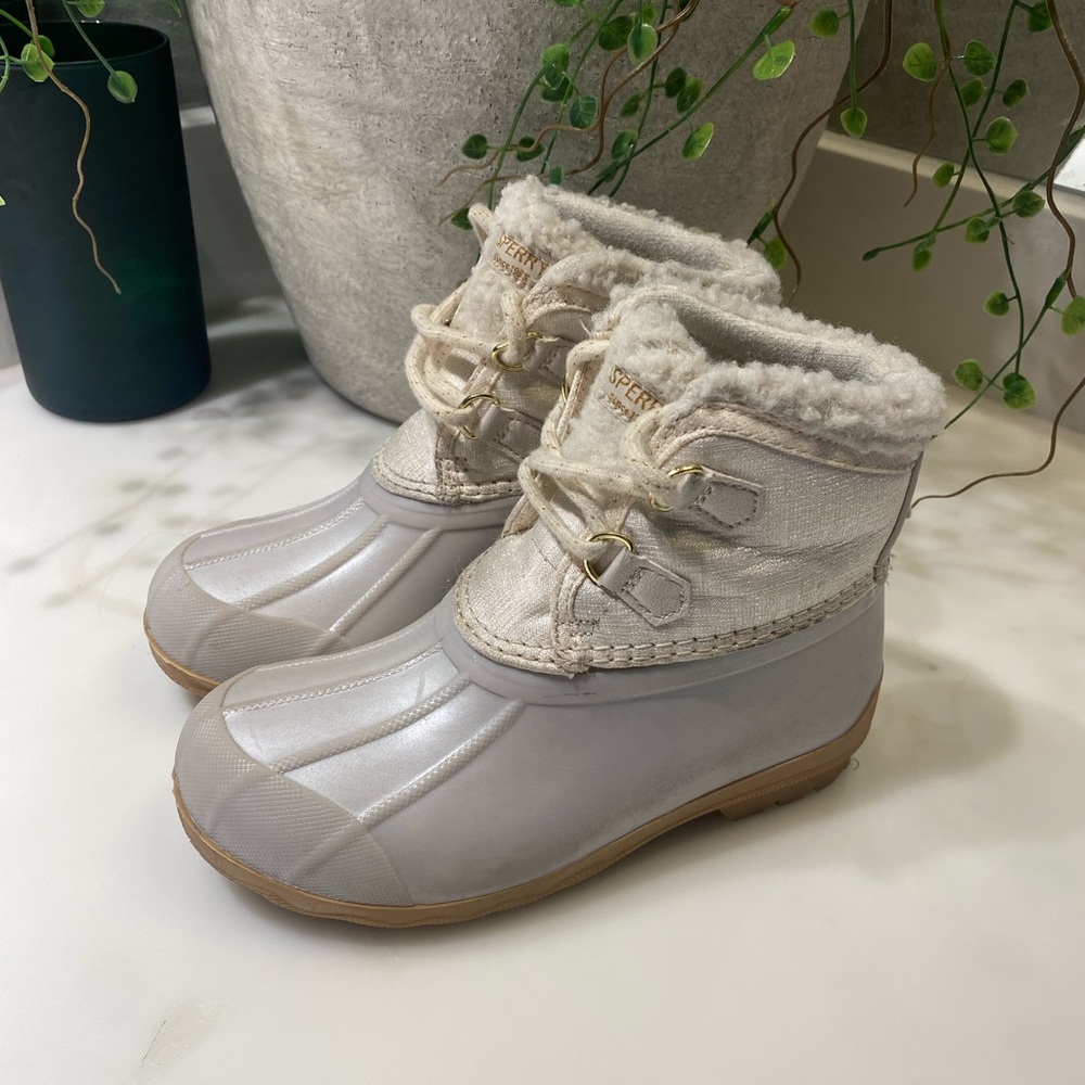 Girls Sperry white faux fur snow duck boots size 12 little kid